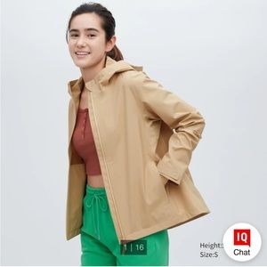 UNIQLO WOMENS BLOCKTECH PARKA Beige Medium